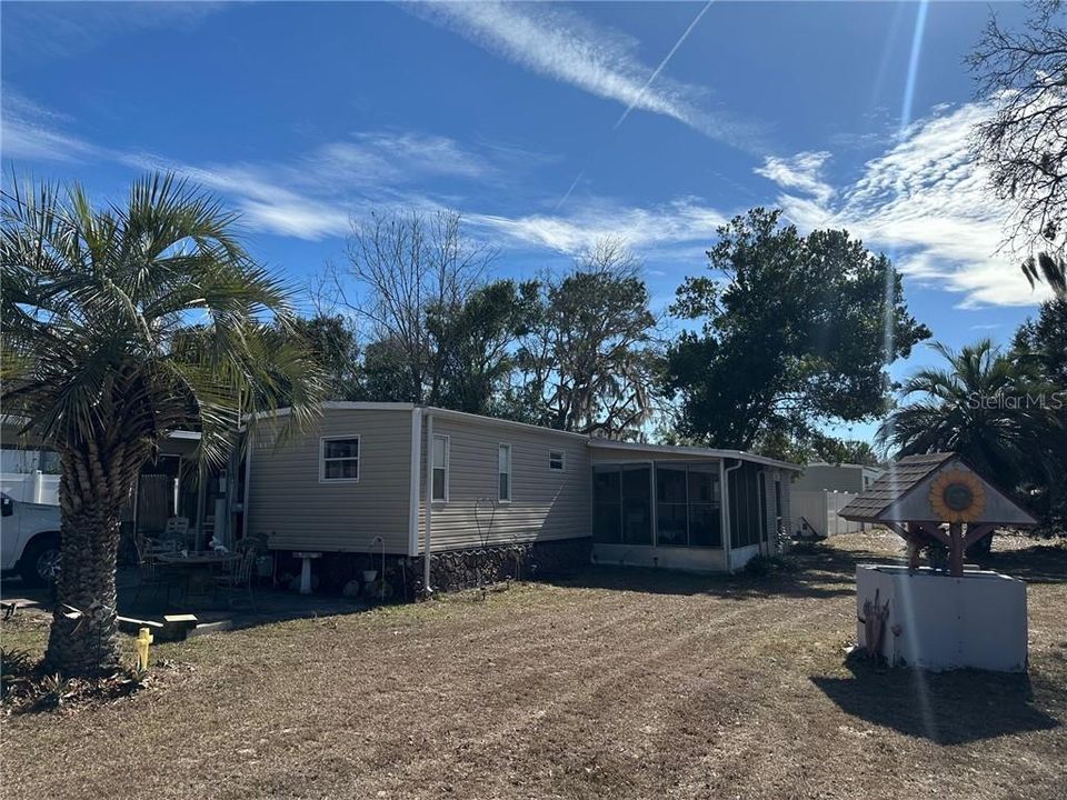 Active With Contract: $90,000 (2 beds, 1 baths, 672 Square Feet)
