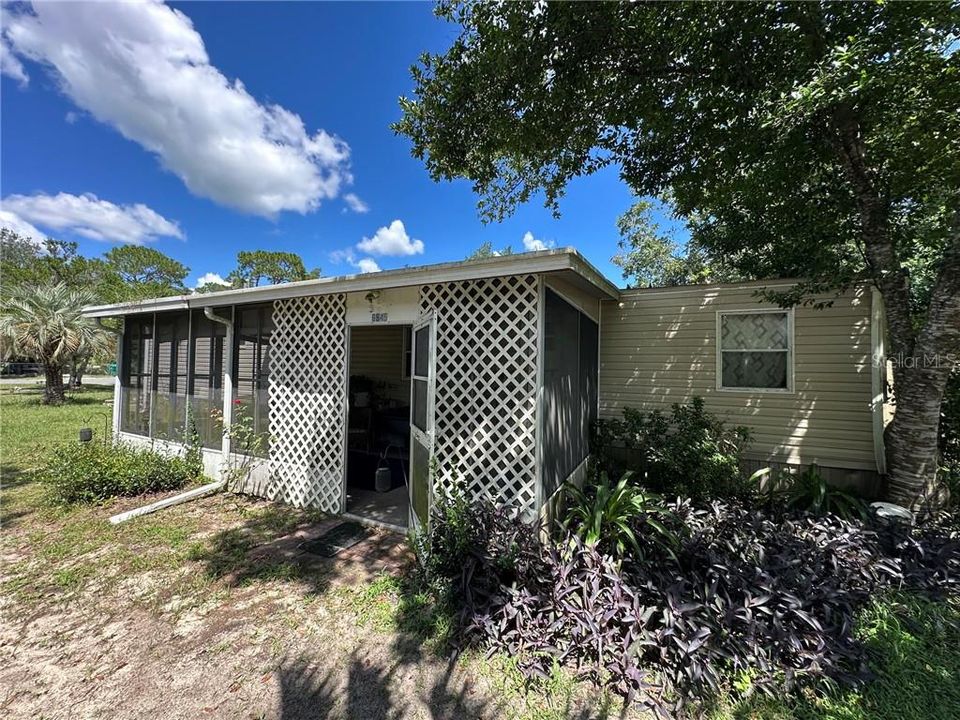 Active With Contract: $90,000 (2 beds, 1 baths, 672 Square Feet)