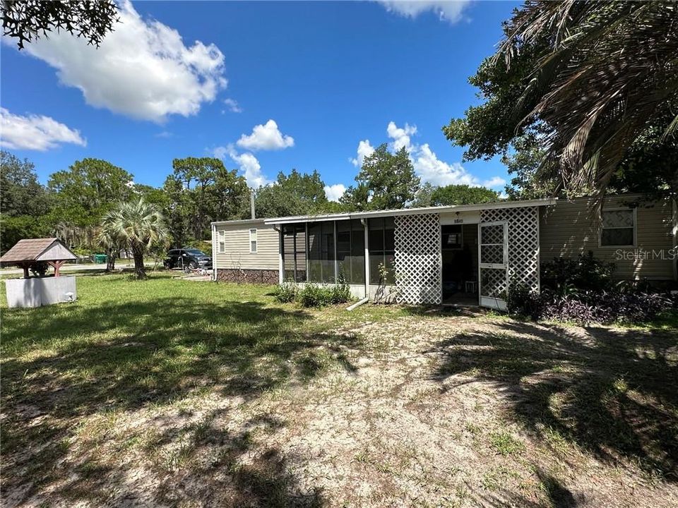 Active With Contract: $90,000 (2 beds, 1 baths, 672 Square Feet)