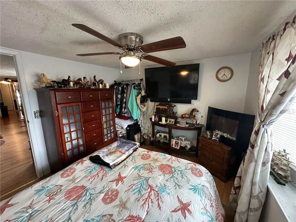 Active With Contract: $90,000 (2 beds, 1 baths, 672 Square Feet)