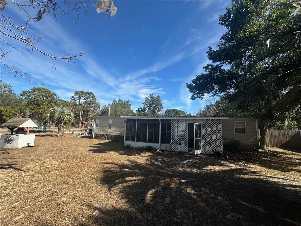 Active With Contract: $90,000 (2 beds, 1 baths, 672 Square Feet)