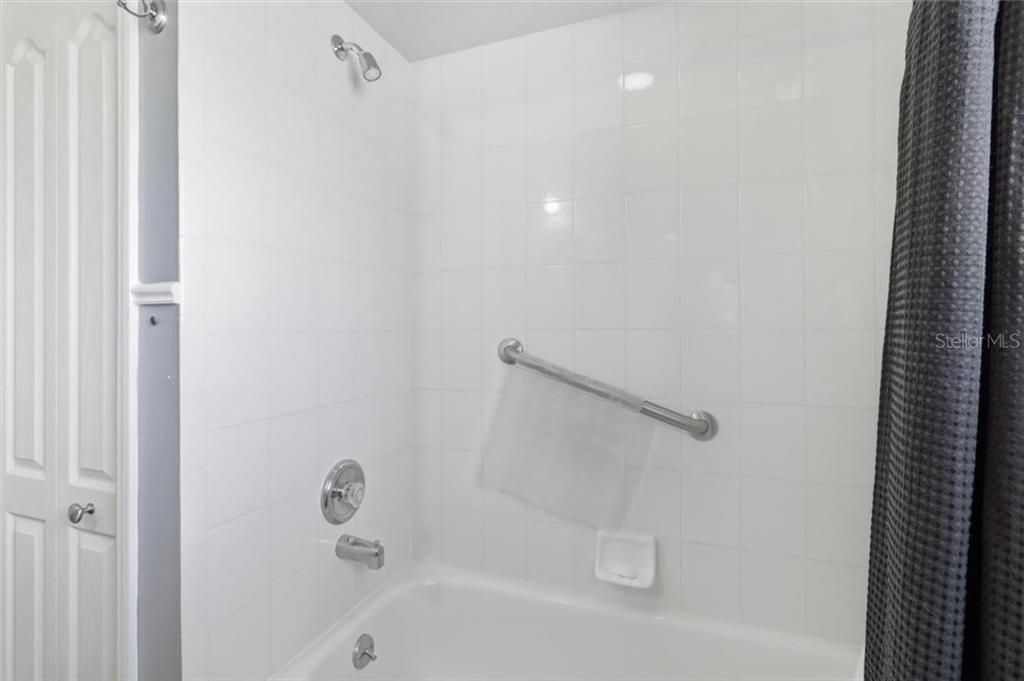 На продажу: $559,900 (3 спален, 2 ванн, 2717 Квадратных фут)