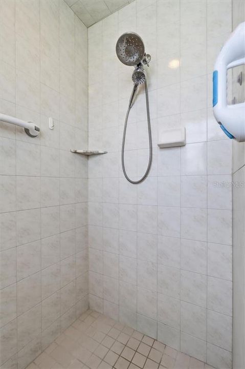 На продажу: $559,900 (3 спален, 2 ванн, 2717 Квадратных фут)