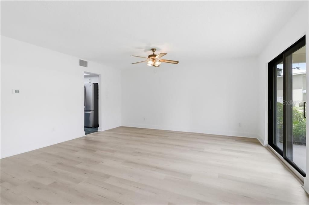 For Sale: $149,999 (2 beds, 2 baths, 1862 Square Feet)