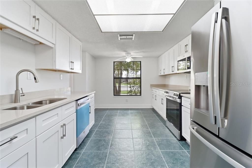 For Sale: $149,999 (2 beds, 2 baths, 1862 Square Feet)