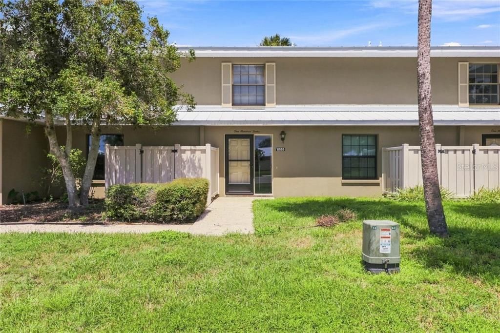 For Sale: $149,999 (2 beds, 2 baths, 1862 Square Feet)