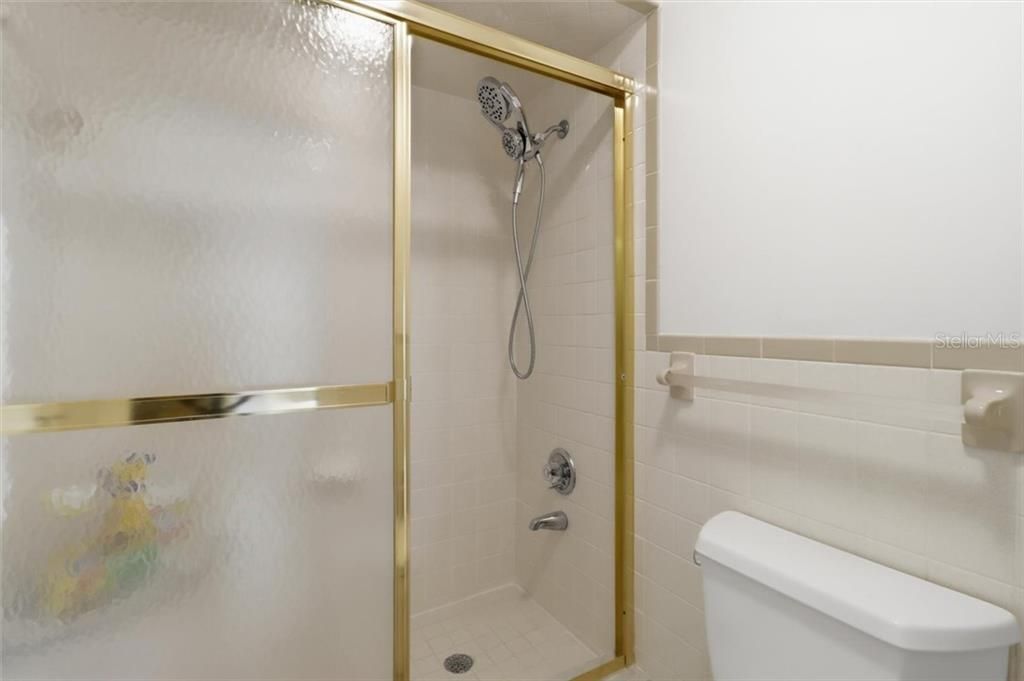 For Sale: $149,999 (2 beds, 2 baths, 1862 Square Feet)