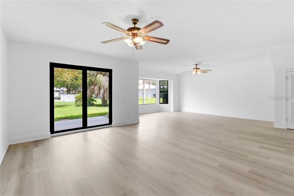 For Sale: $149,999 (2 beds, 2 baths, 1862 Square Feet)
