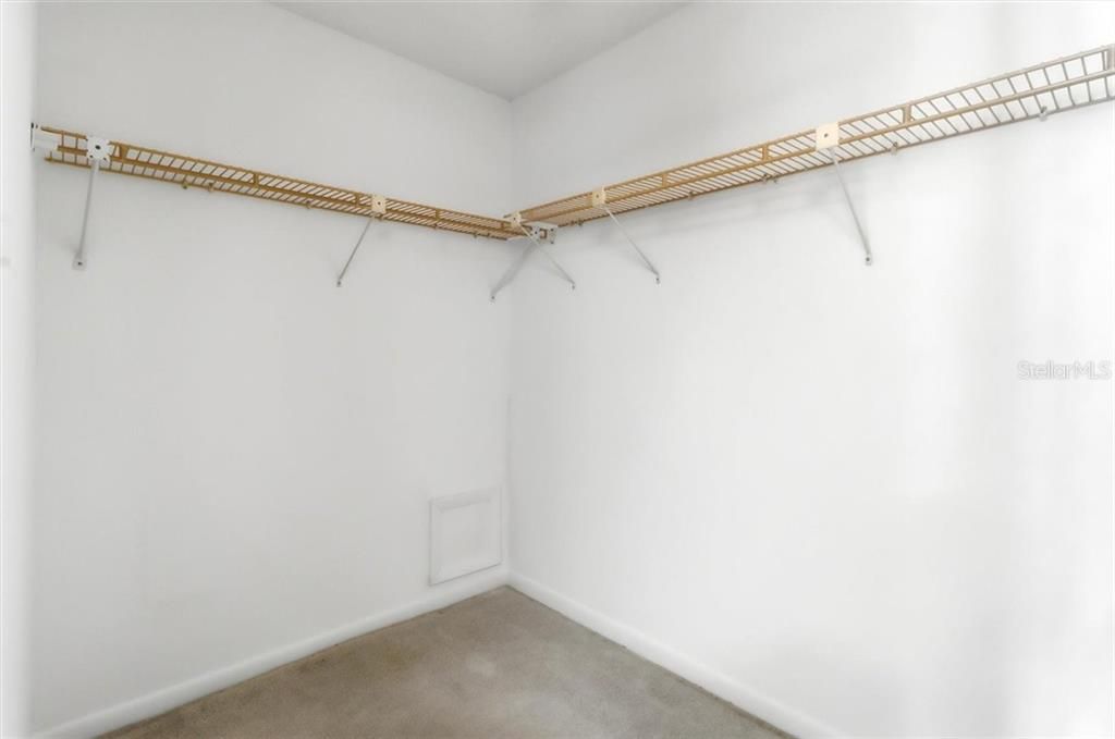 For Sale: $149,999 (2 beds, 2 baths, 1862 Square Feet)