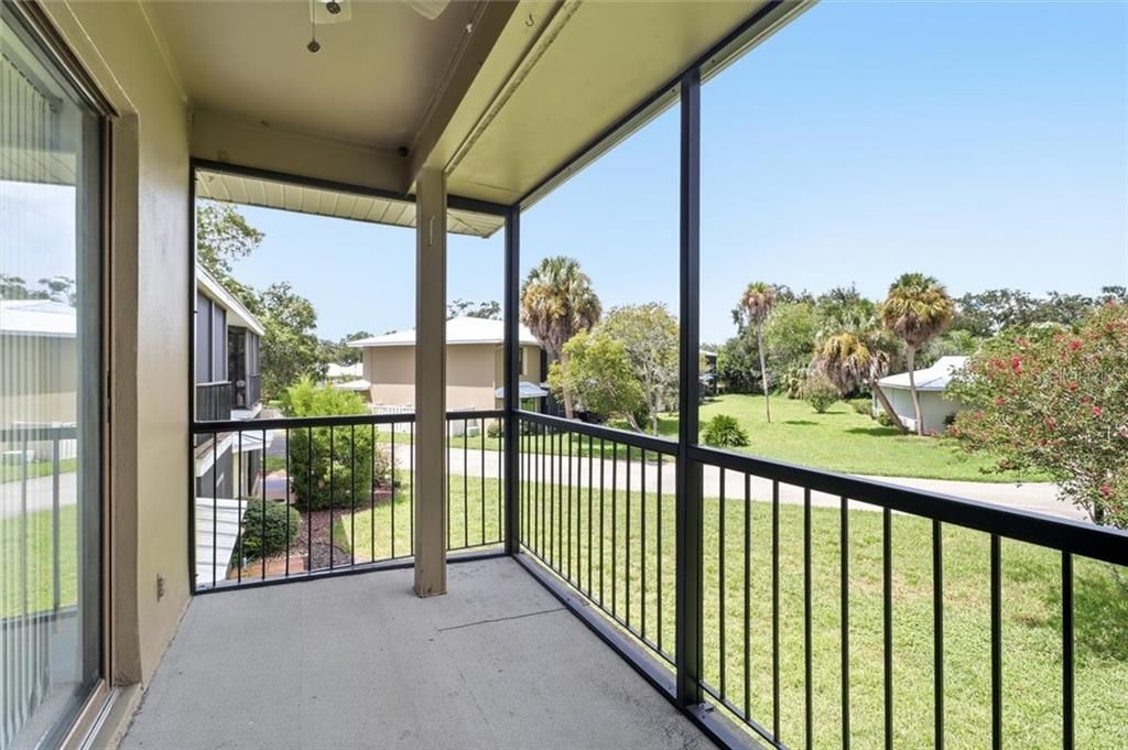 For Sale: $149,999 (2 beds, 2 baths, 1862 Square Feet)