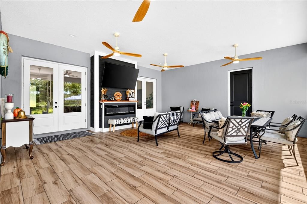 En Venta: $1,199,000 (4 camas, 3 baños, 3323 Pies cuadrados)