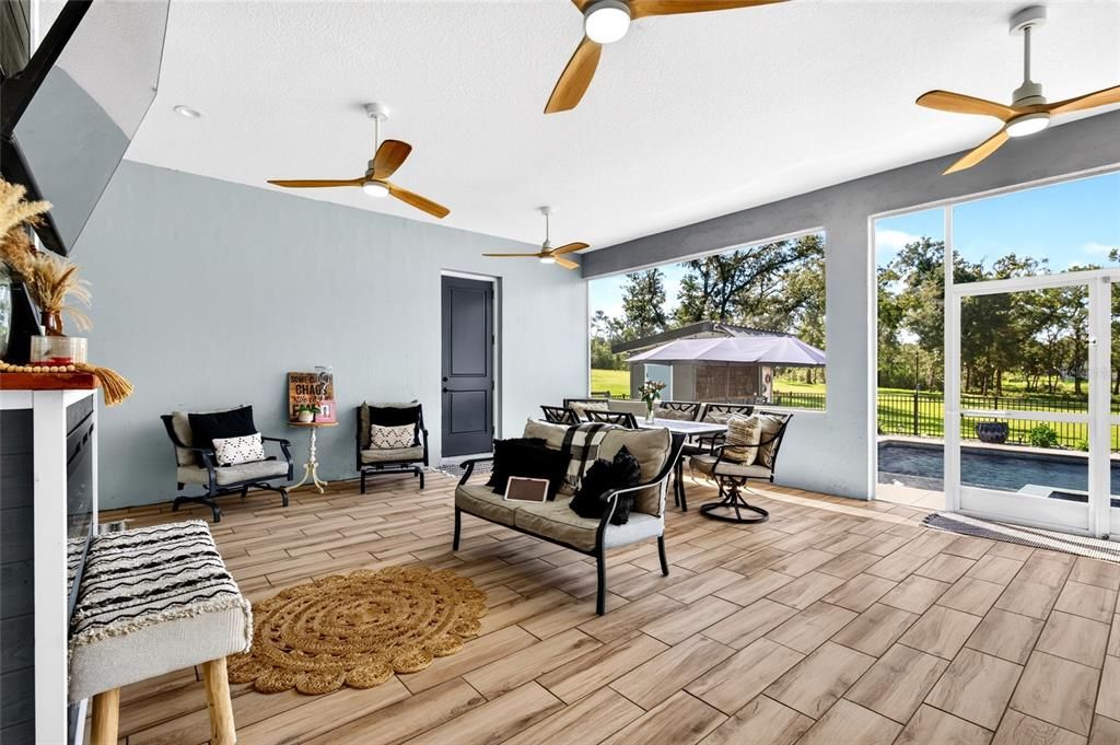 En Venta: $1,199,000 (4 camas, 3 baños, 3323 Pies cuadrados)