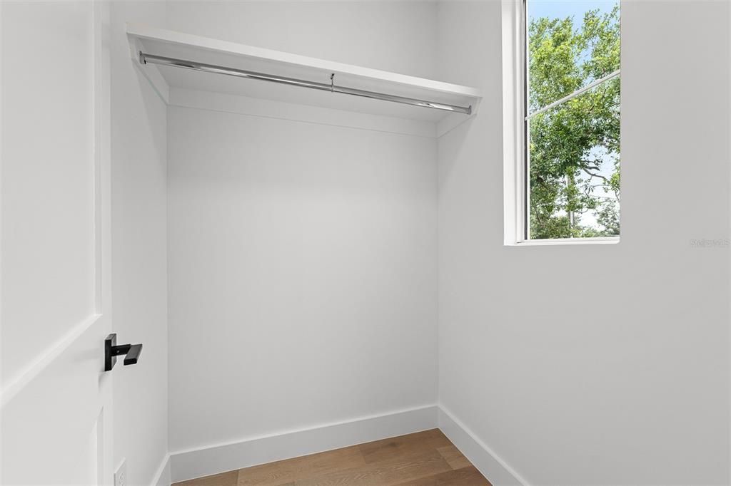На продажу: $1,599,900 (5 спален, 4 ванн, 3252 Квадратных фут)