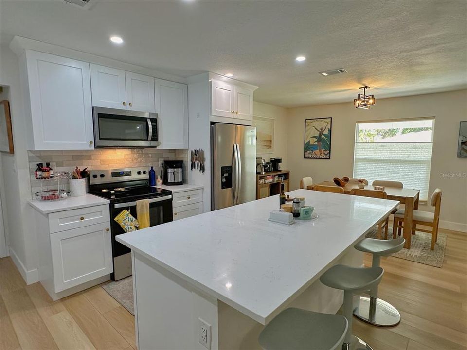 For Sale: $524,900 (3 beds, 2 baths, 1595 Square Feet)