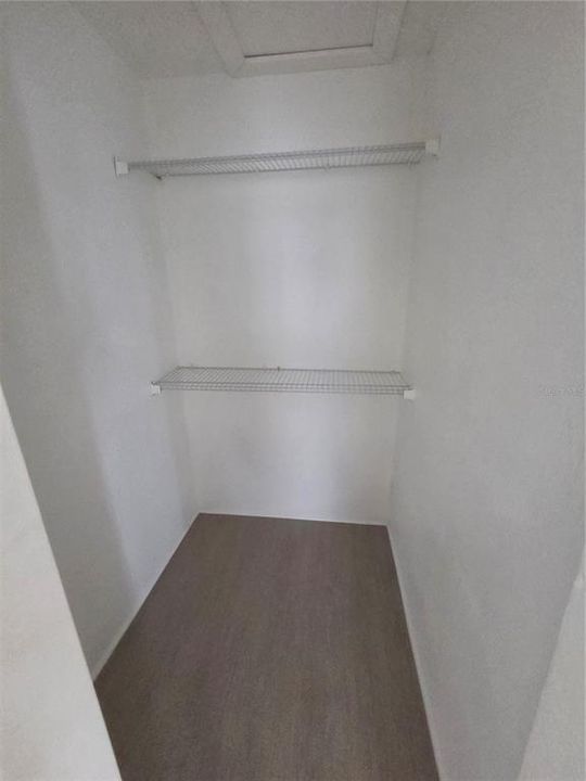 For Rent: $1,300 (1 beds, 1 baths, 560 Square Feet)
