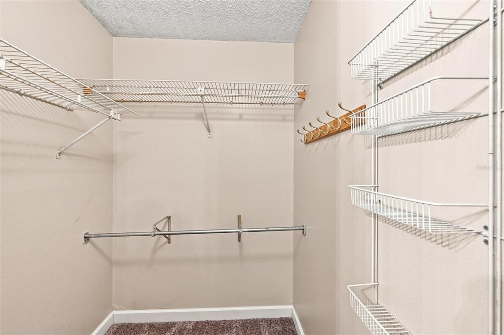 For Rent: $1,750 (2 beds, 1 baths, 860 Square Feet)