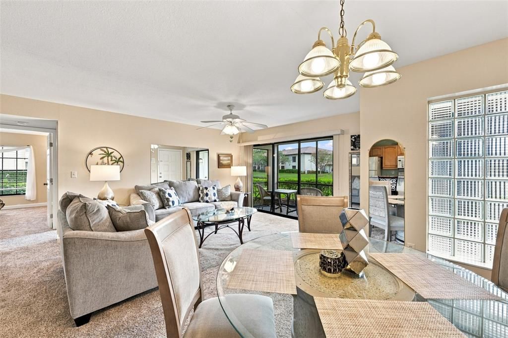 For Rent: $1,750 (2 beds, 1 baths, 860 Square Feet)
