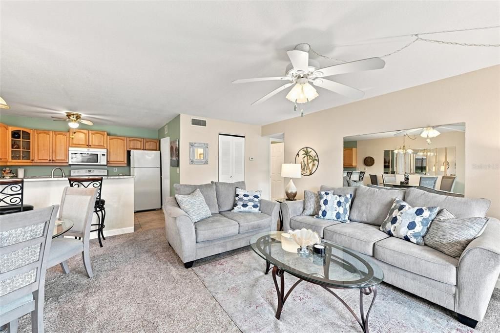 For Rent: $1,750 (2 beds, 1 baths, 860 Square Feet)