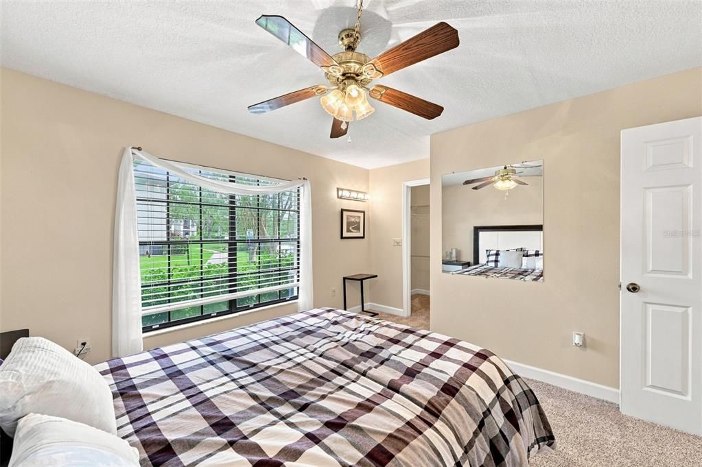 For Rent: $1,750 (2 beds, 1 baths, 860 Square Feet)