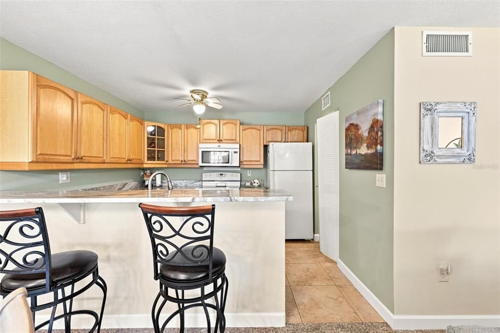 For Rent: $1,750 (2 beds, 1 baths, 860 Square Feet)