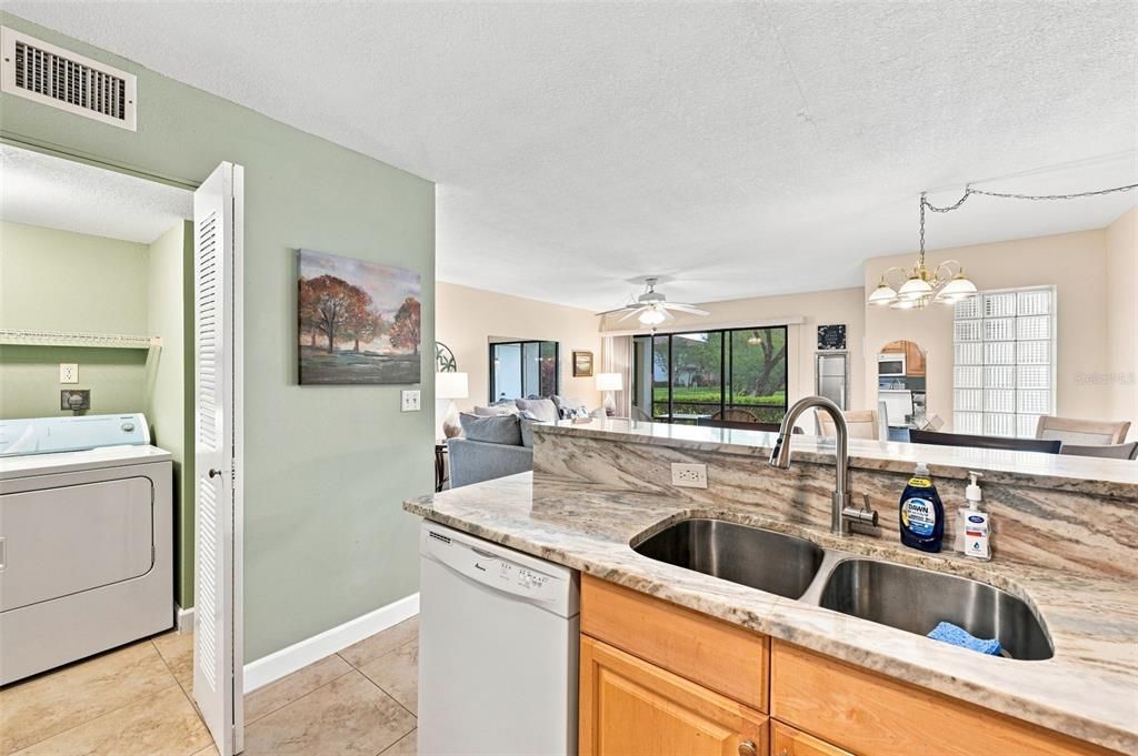 For Rent: $1,750 (2 beds, 1 baths, 860 Square Feet)