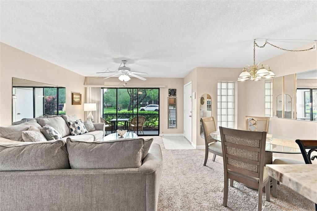 For Rent: $1,750 (2 beds, 1 baths, 860 Square Feet)
