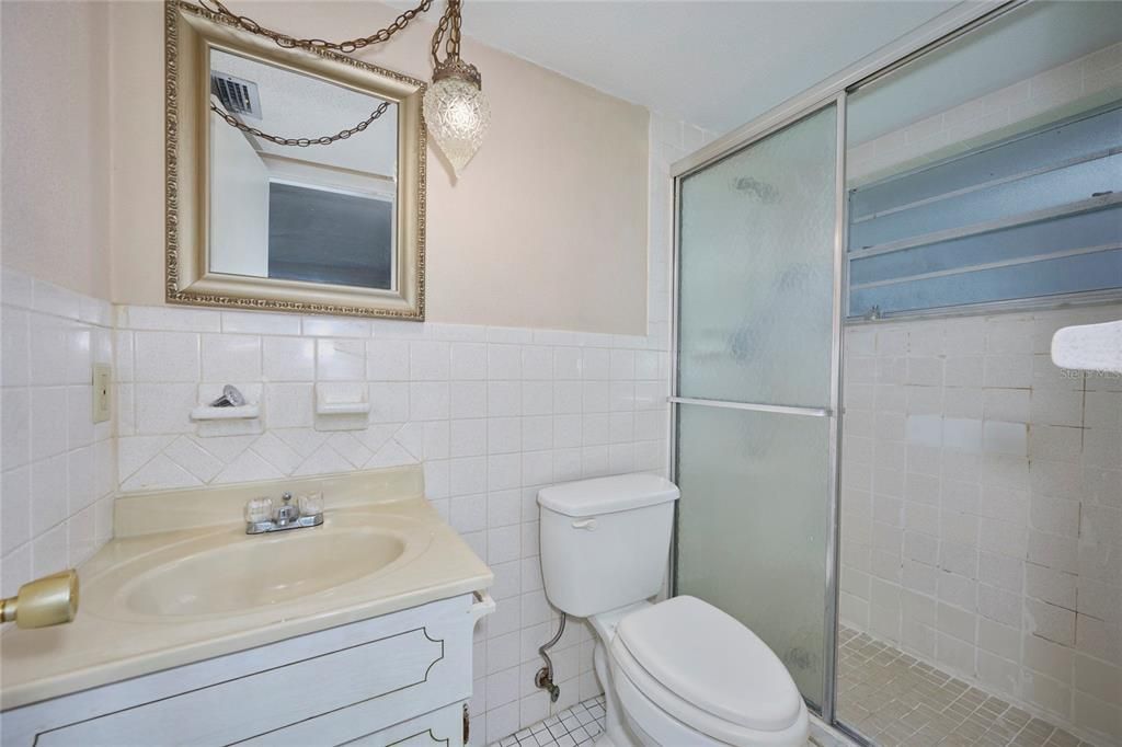 Activo con contrato: $250,000 (4 camas, 0 baños, 1788 Pies cuadrados)