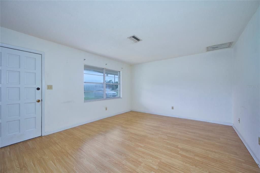 Activo con contrato: $250,000 (4 camas, 0 baños, 1788 Pies cuadrados)