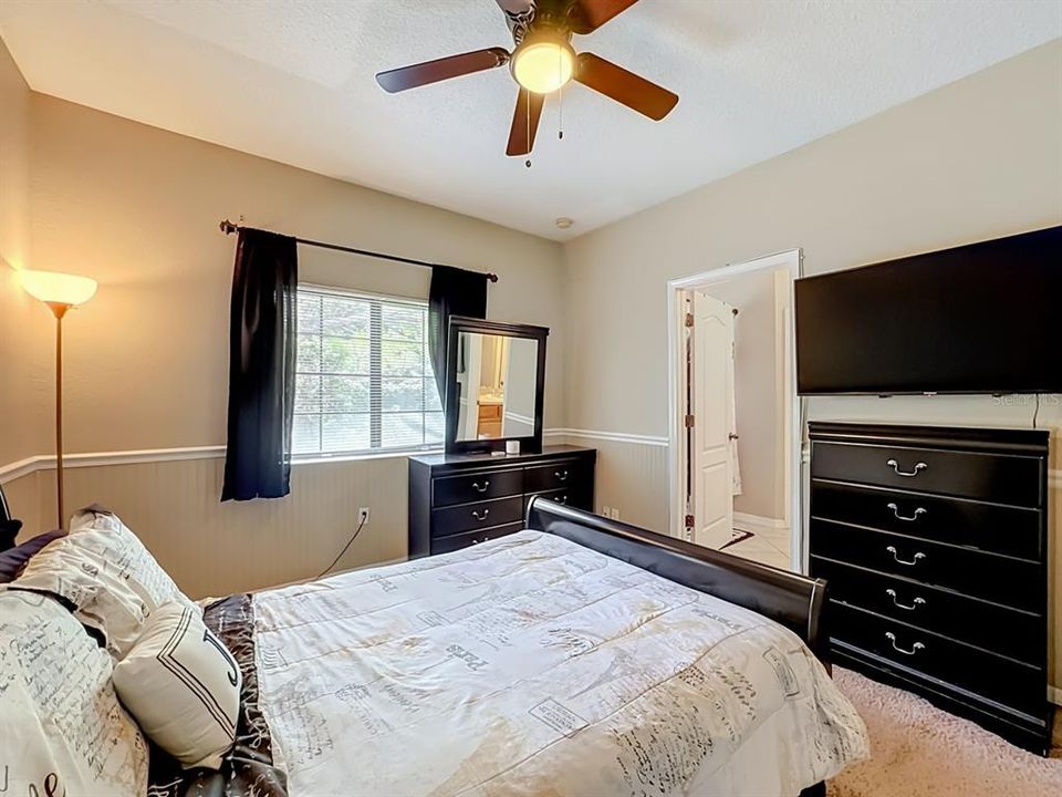 For Sale: $219,000 (2 beds, 2 baths, 1291 Square Feet)