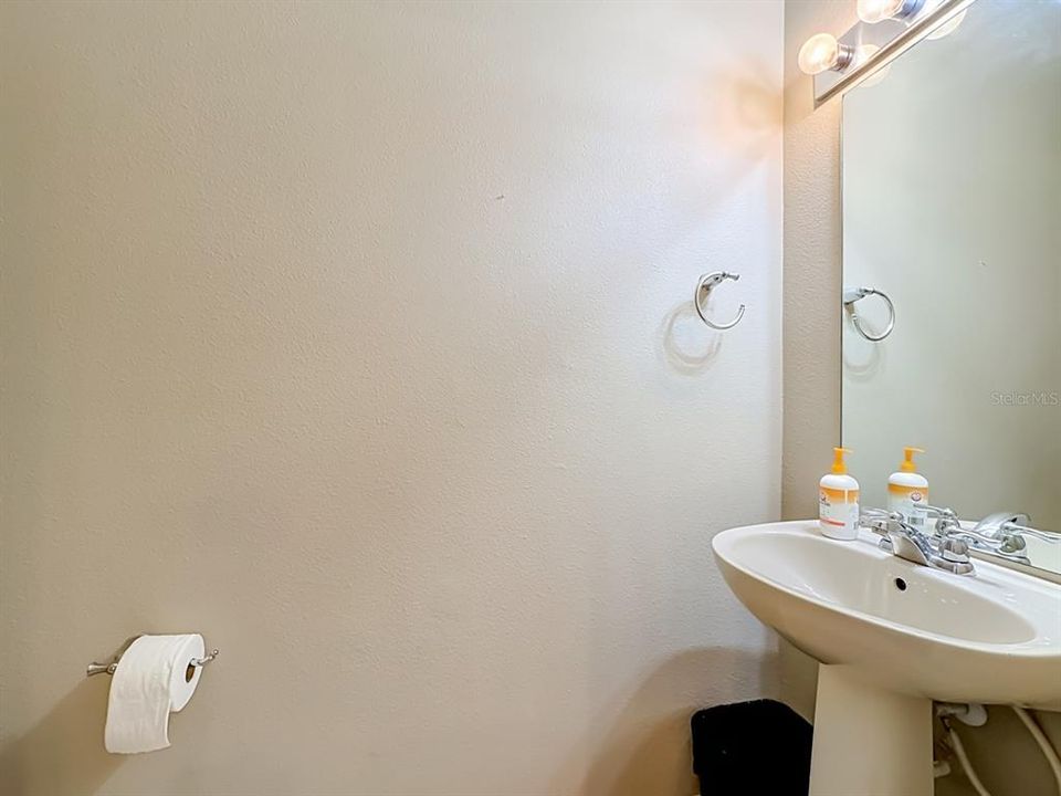 For Sale: $219,000 (2 beds, 2 baths, 1291 Square Feet)