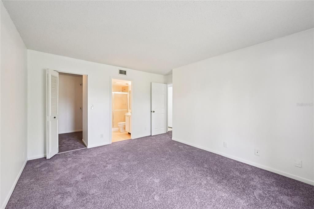 For Sale: $179,000 (2 beds, 2 baths, 1111 Square Feet)