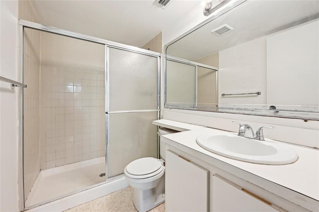 For Sale: $179,000 (2 beds, 2 baths, 1111 Square Feet)
