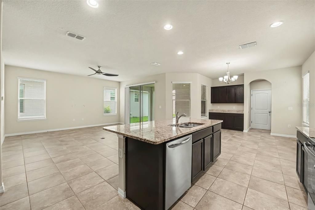 For Sale: $590,000 (4 beds, 3 baths, 2477 Square Feet)