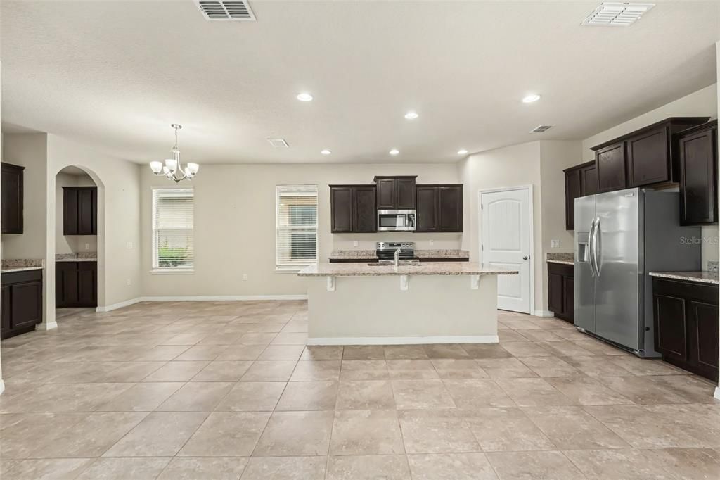 For Sale: $590,000 (4 beds, 3 baths, 2477 Square Feet)
