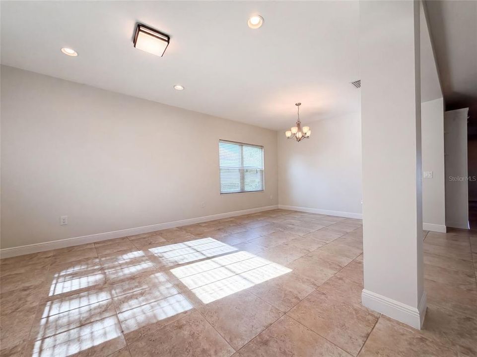 En Venta: $546,000 (3 camas, 3 baños, 3065 Pies cuadrados)