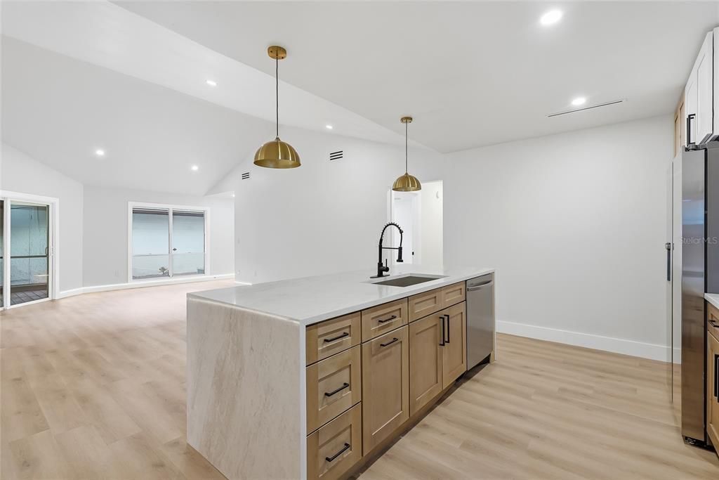 На продажу: $399,900 (3 спален, 2 ванн, 1485 Квадратных фут)