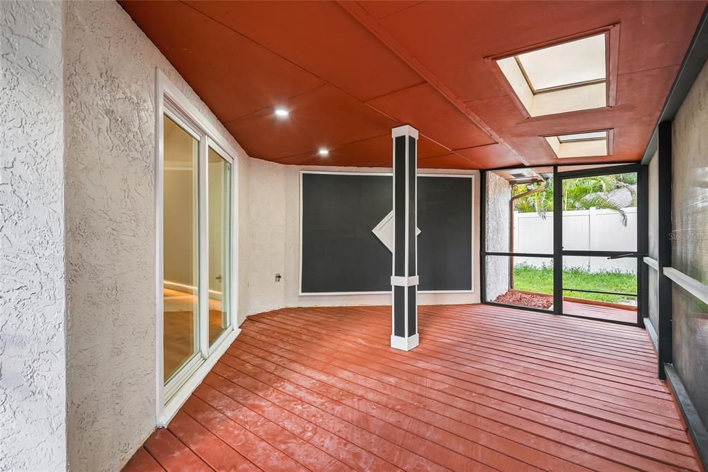 На продажу: $399,900 (3 спален, 2 ванн, 1485 Квадратных фут)