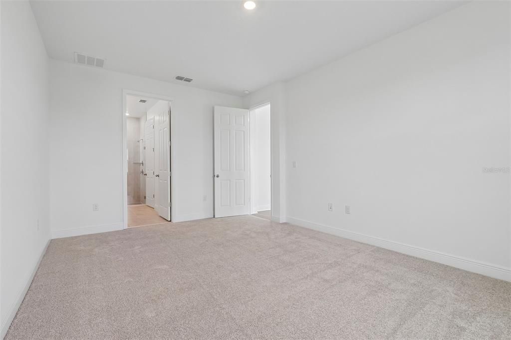 For Sale: $669,990 (5 beds, 3 baths, 3074 Square Feet)