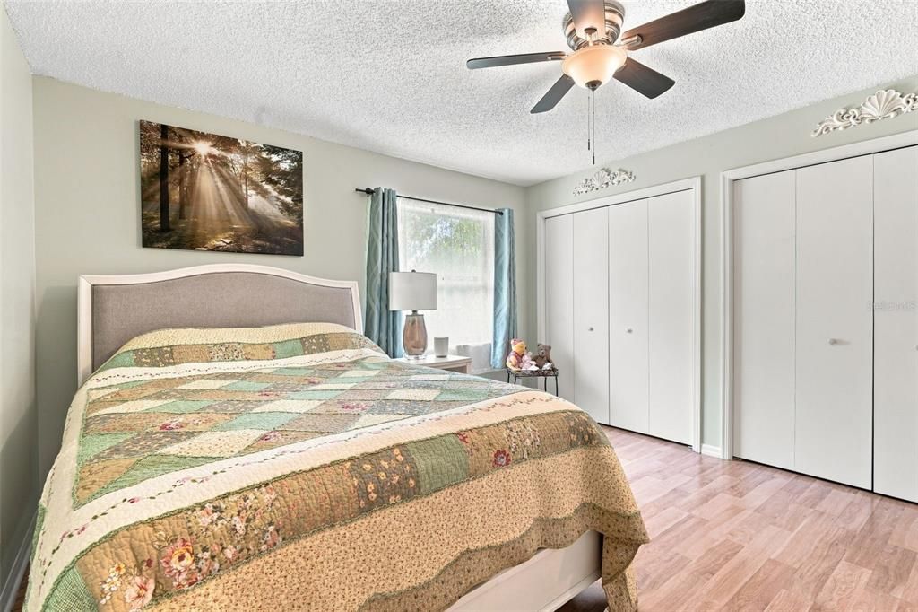 For Sale: $199,900 (2 beds, 2 baths, 1105 Square Feet)