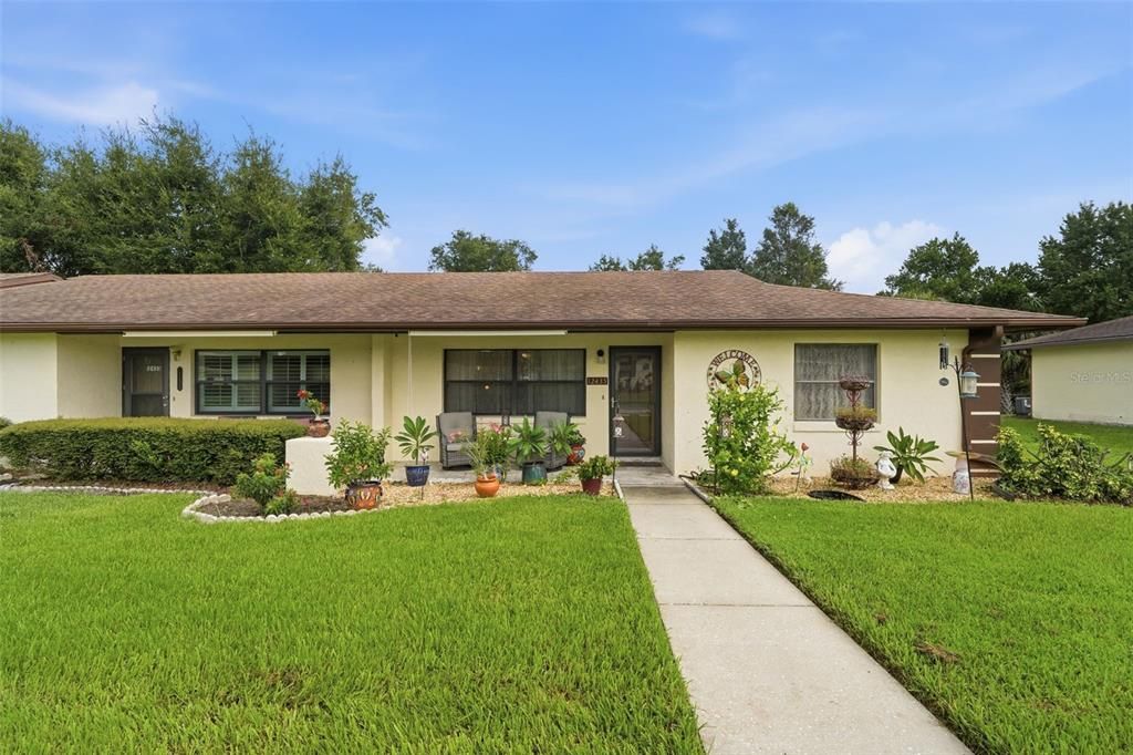For Sale: $199,900 (2 beds, 2 baths, 1105 Square Feet)