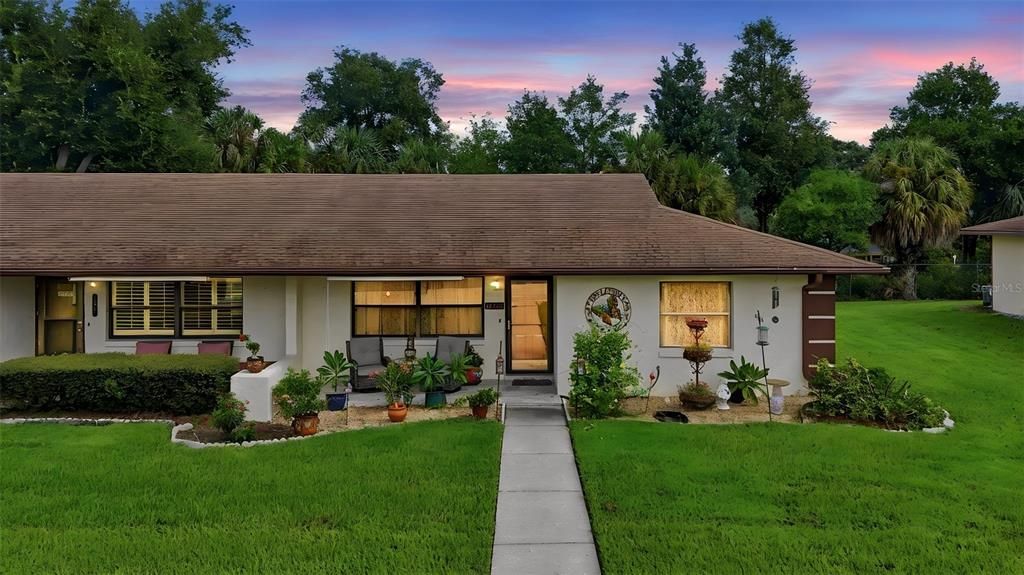 For Sale: $199,900 (2 beds, 2 baths, 1105 Square Feet)