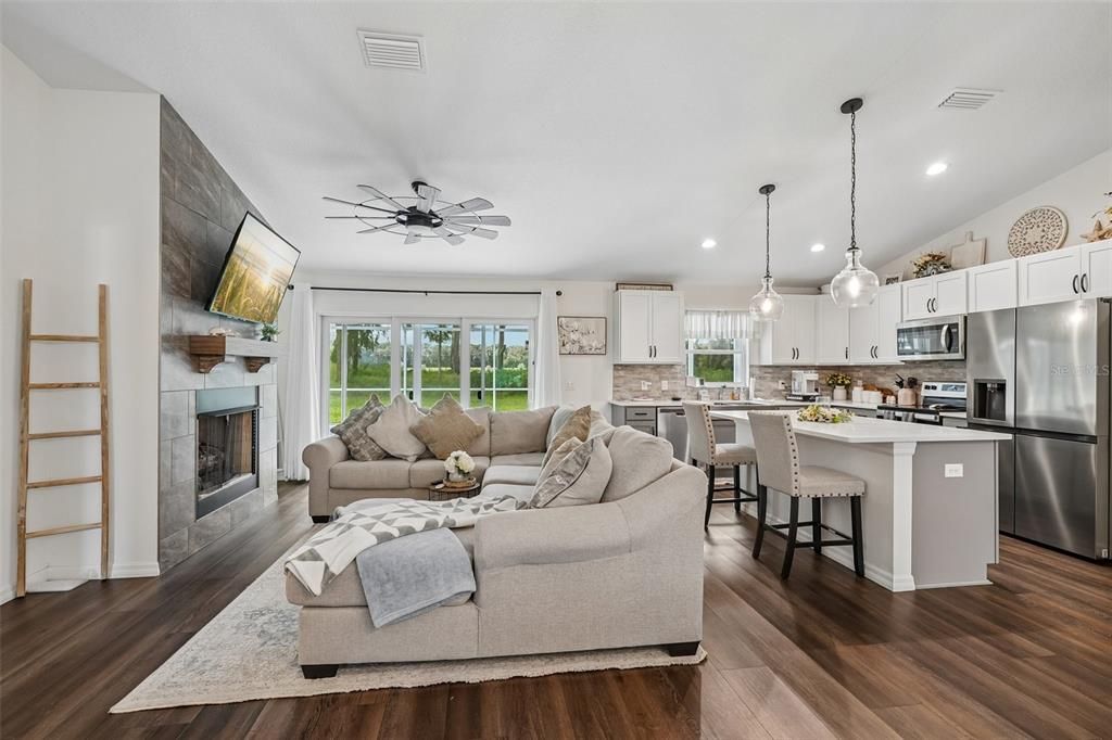 En Venta: $449,000 (3 camas, 2 baños, 1615 Pies cuadrados)