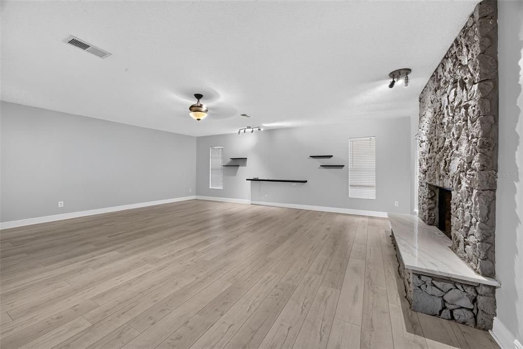 For Rent: $3,250 (4 beds, 2 baths, 2228 Square Feet)