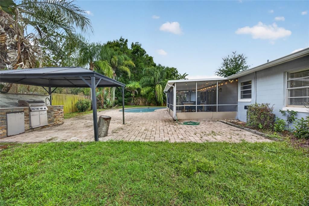 For Rent: $3,250 (4 beds, 2 baths, 2228 Square Feet)