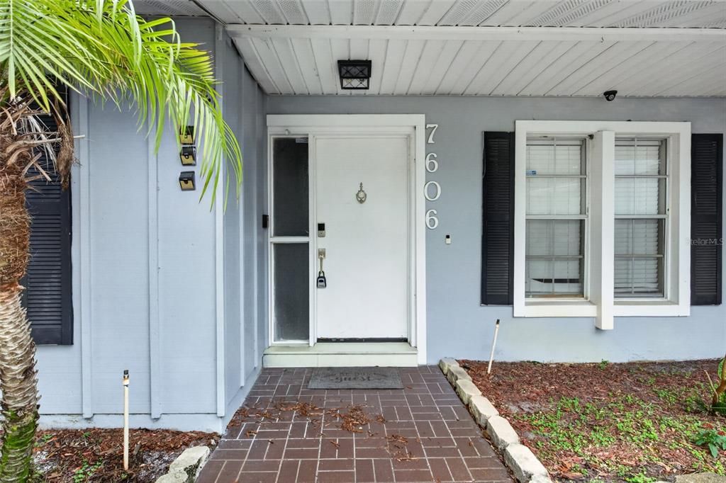 For Rent: $3,250 (4 beds, 2 baths, 2228 Square Feet)
