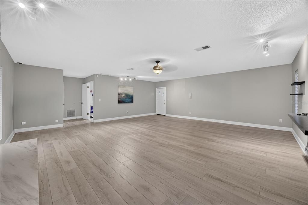 For Rent: $3,250 (4 beds, 2 baths, 2228 Square Feet)