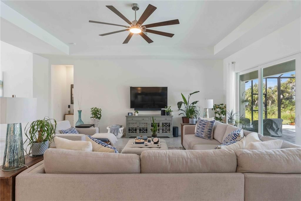 For Sale: $585,000 (3 beds, 3 baths, 2676 Square Feet)