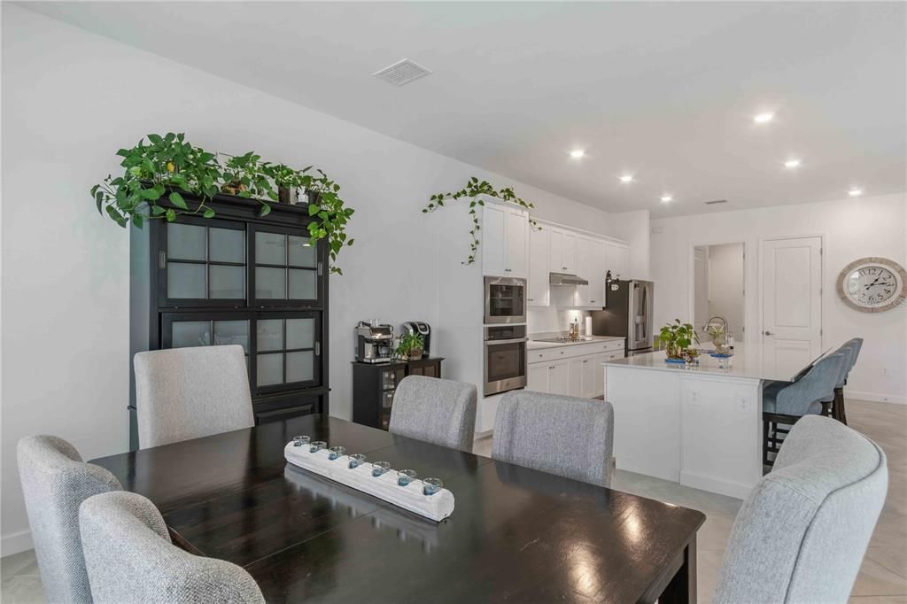 For Sale: $585,000 (3 beds, 3 baths, 2676 Square Feet)