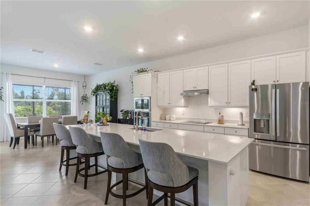 For Sale: $585,000 (3 beds, 3 baths, 2676 Square Feet)
