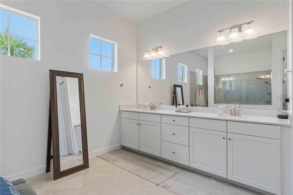For Sale: $585,000 (3 beds, 3 baths, 2676 Square Feet)